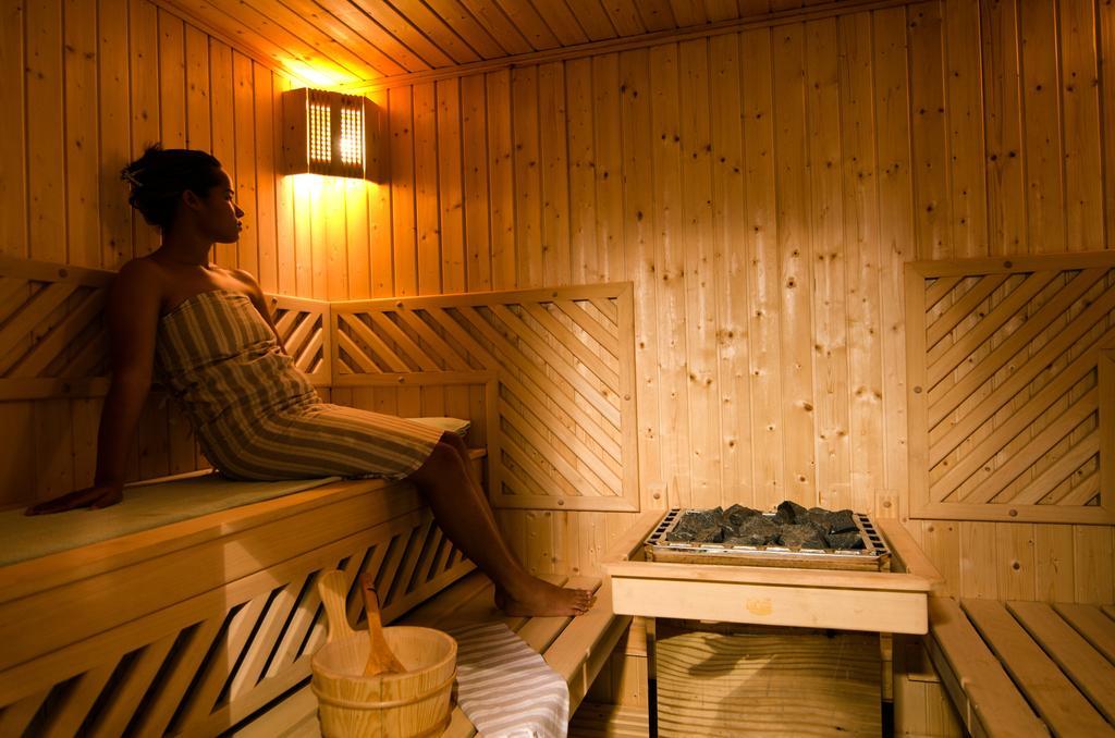 Tigmiza Boutique Hotel & Spa Ouled Jelal Ngoại thất bức ảnh A woman in a sauna