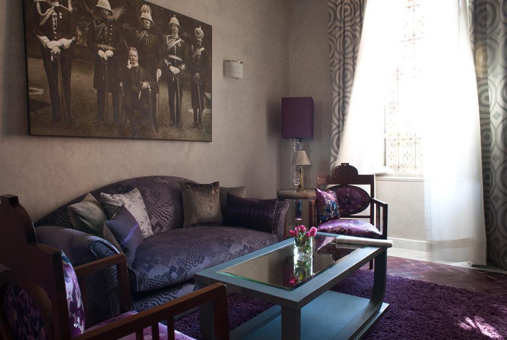 Tigmiza Boutique Hotel & Spa Ouled Jelal Ngoại thất bức ảnh A living room in a Moroccan riad